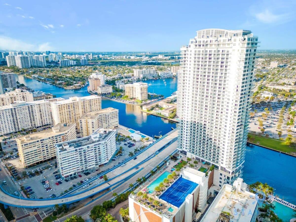 Luxury Amenities, Infinity Pool, Gym, Hot Tub Apartment Hollywood Exterior foto