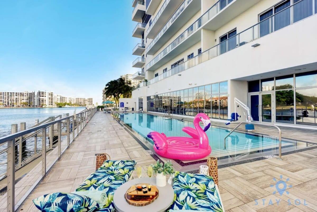 Luxury Amenities, Infinity Pool, Gym, Hot Tub Apartment Hollywood Exterior foto