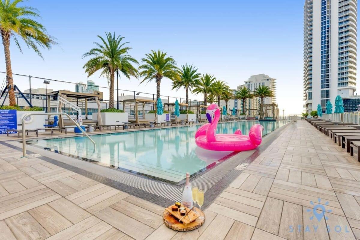 Luxury Amenities, Infinity Pool, Gym, Hot Tub Apartment Hollywood Exterior foto