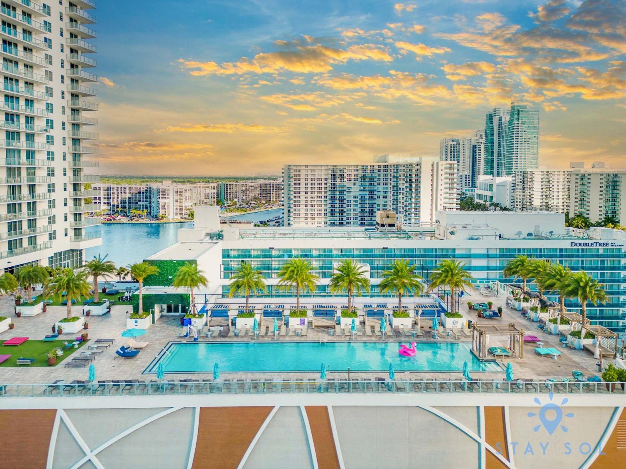 Luxury Amenities, Infinity Pool, Gym, Hot Tub Apartment Hollywood Exterior foto